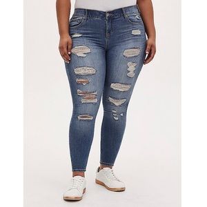 Torrid Bombshell Skinny Jeans Medium Wash - Size 20 Tall